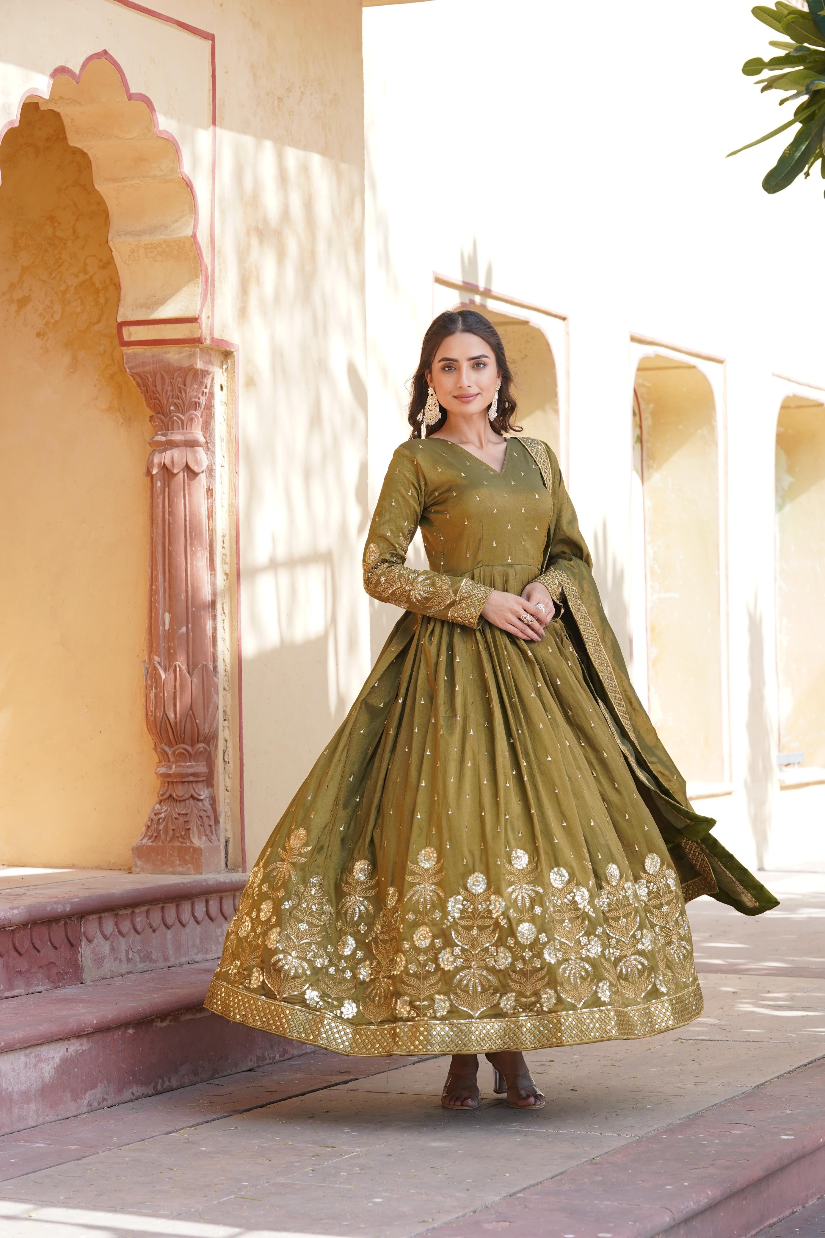 PILAKI- PREMIUM READYMADE GOWN WITH DUPATTA SET-LC-1091