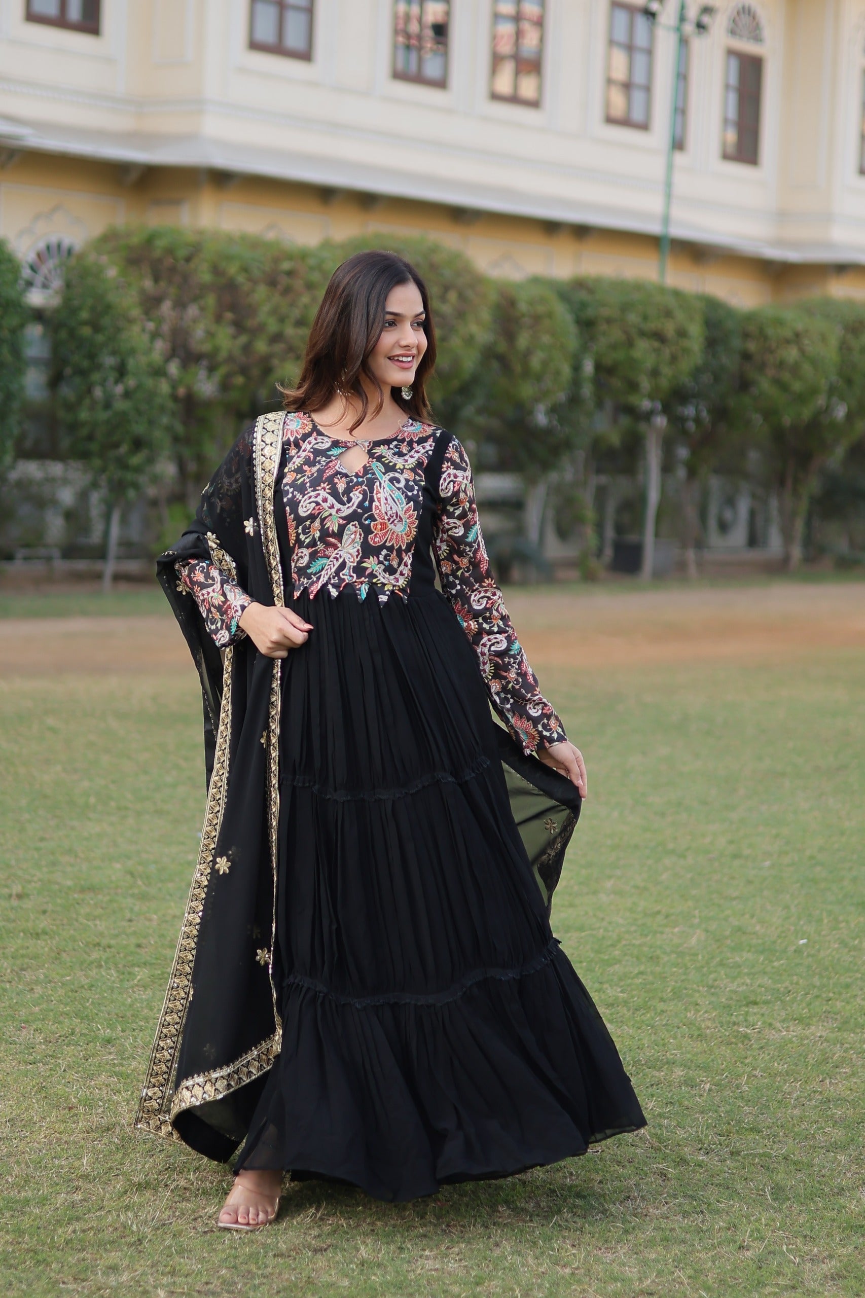 PILAKI BLACK COLOUR PREMIUM READYMADE GOWN WITH DUPATTA SET-LC-1090