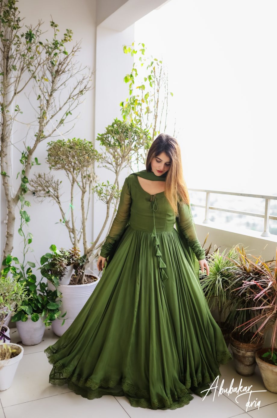 SOLID GREEN  HAND EMBELLISHED DOUBLE LAYERED ANARKALI SET WITH DUPATTA