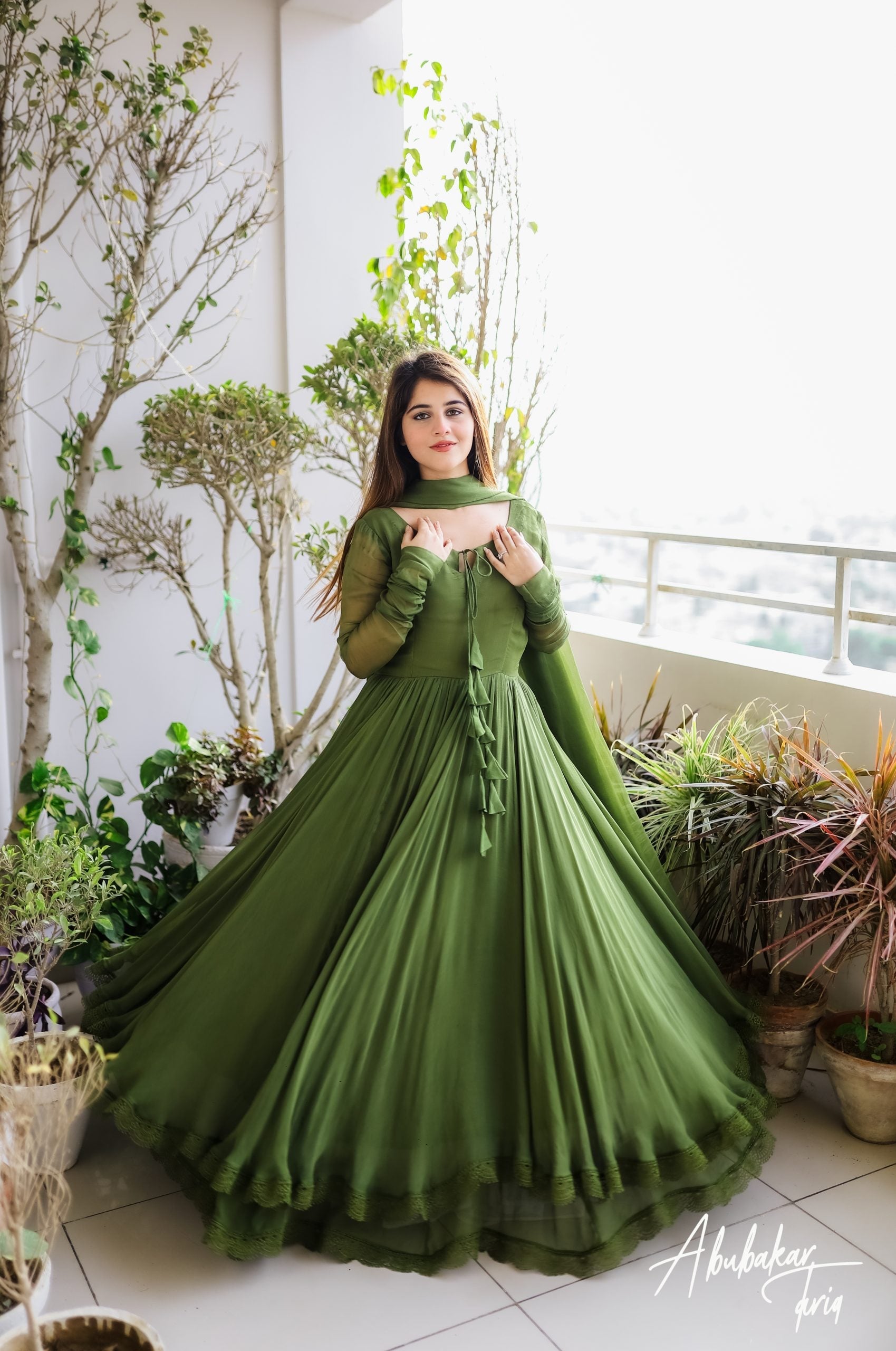 SOLID GREEN  HAND EMBELLISHED DOUBLE LAYERED ANARKALI SET WITH DUPATTA