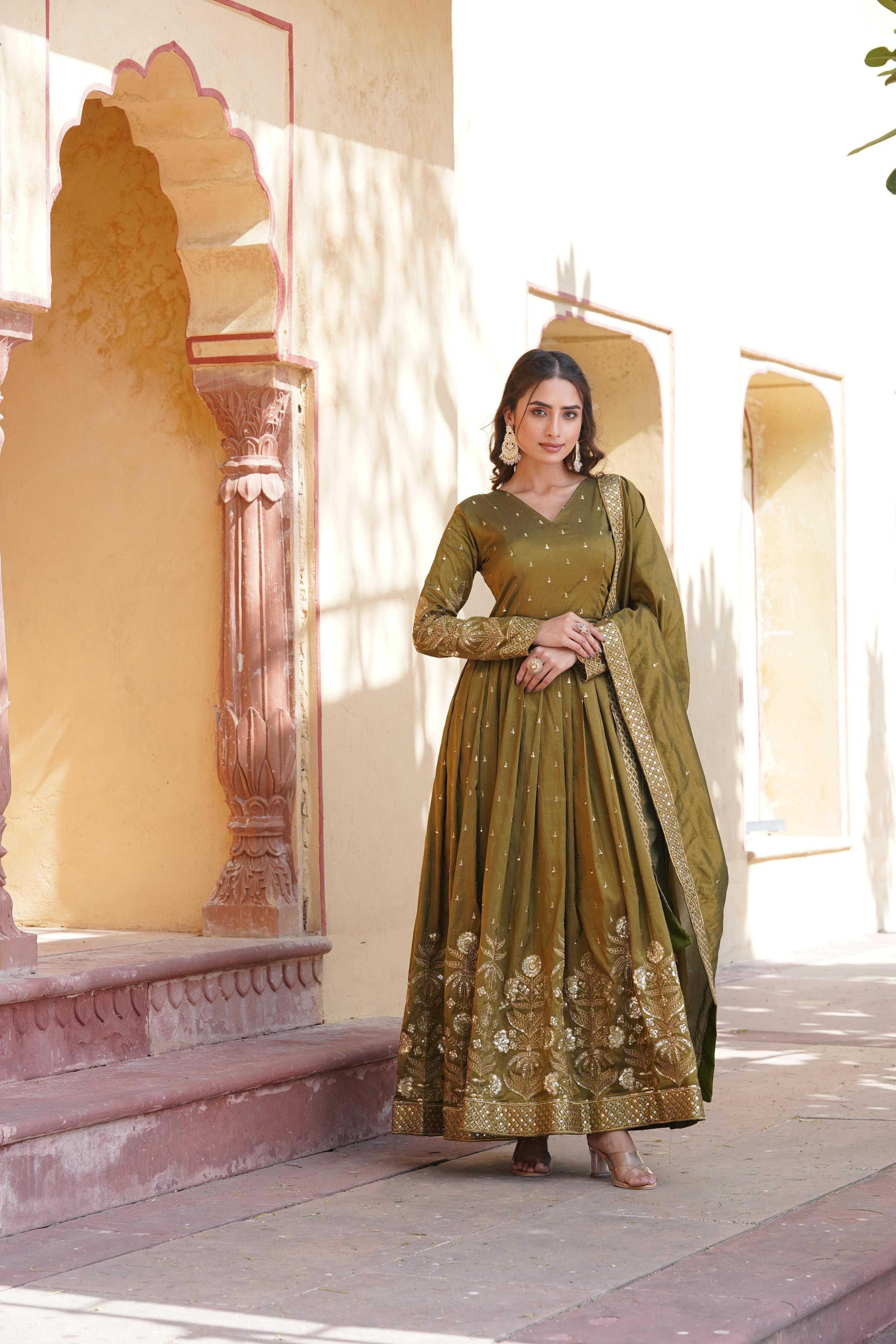 PILAKI- PREMIUM READYMADE GOWN WITH DUPATTA SET-LC-1091