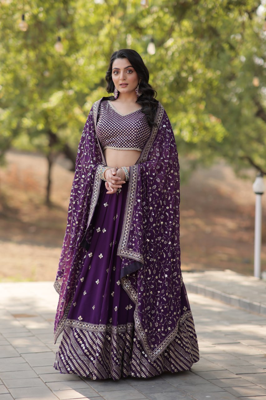 KARNAVI'S HEAVY EMBROIDERED WORK LEHENGA CHOLI LW-7109