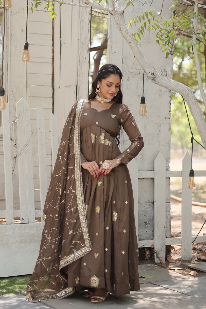 SANAYA'S' DESIGNER READYMADE GOWNWITH DUPATT LW-9183